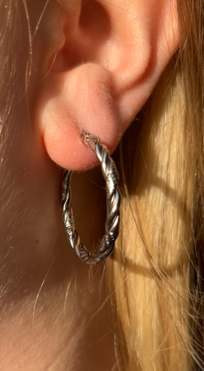 Ffion Hoops - Twisted Hoops
