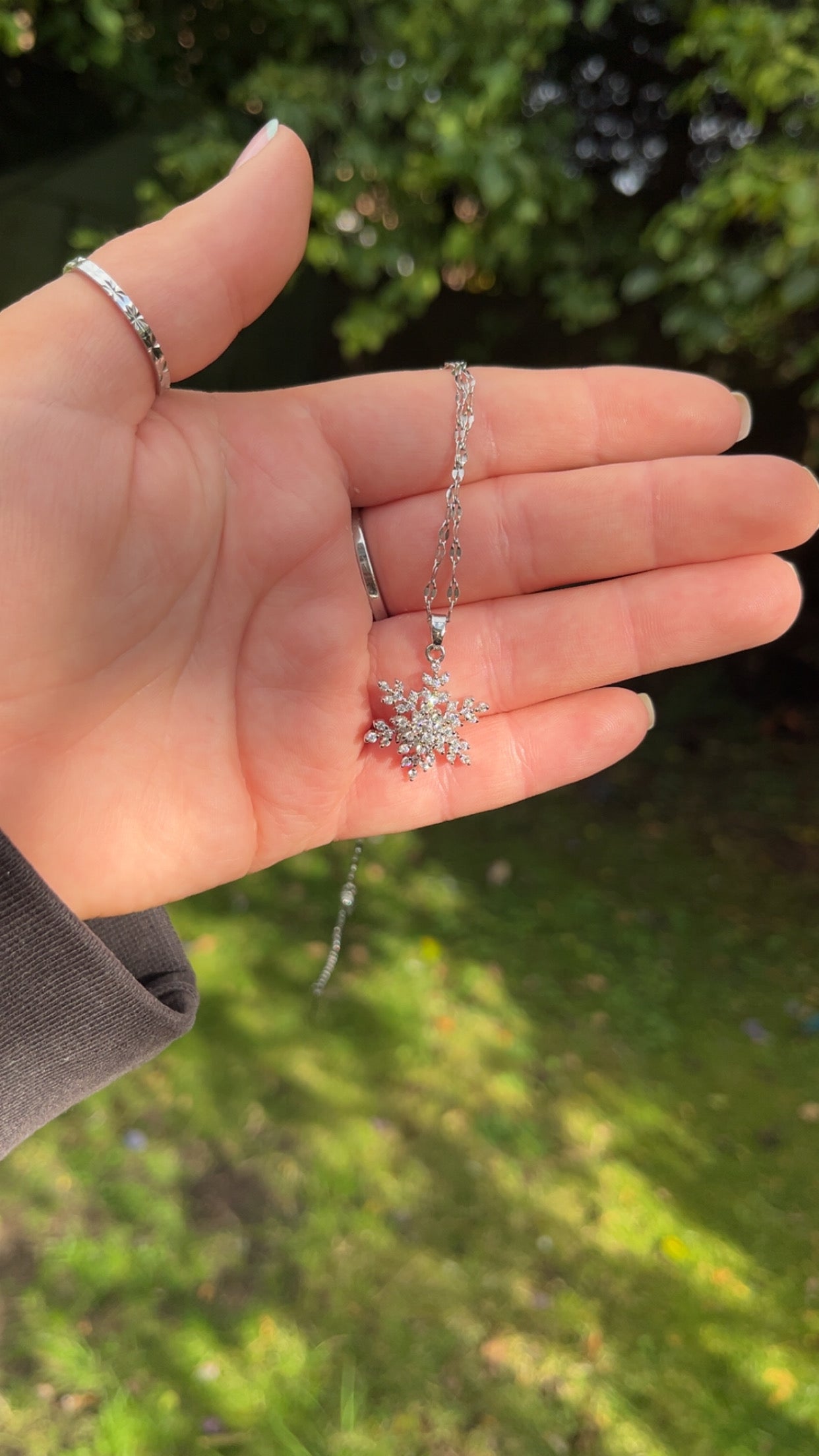 Snowflake Spinner Necklace