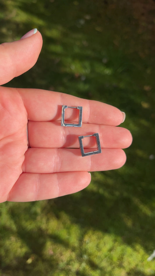 Alexis Hoops - Square Hoops