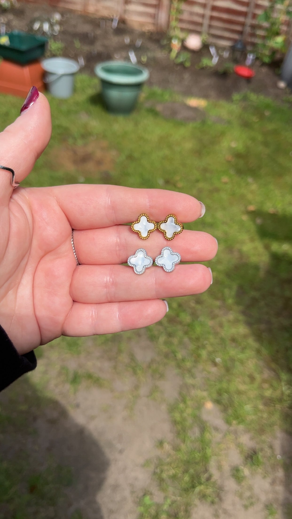 Anais Studs - White